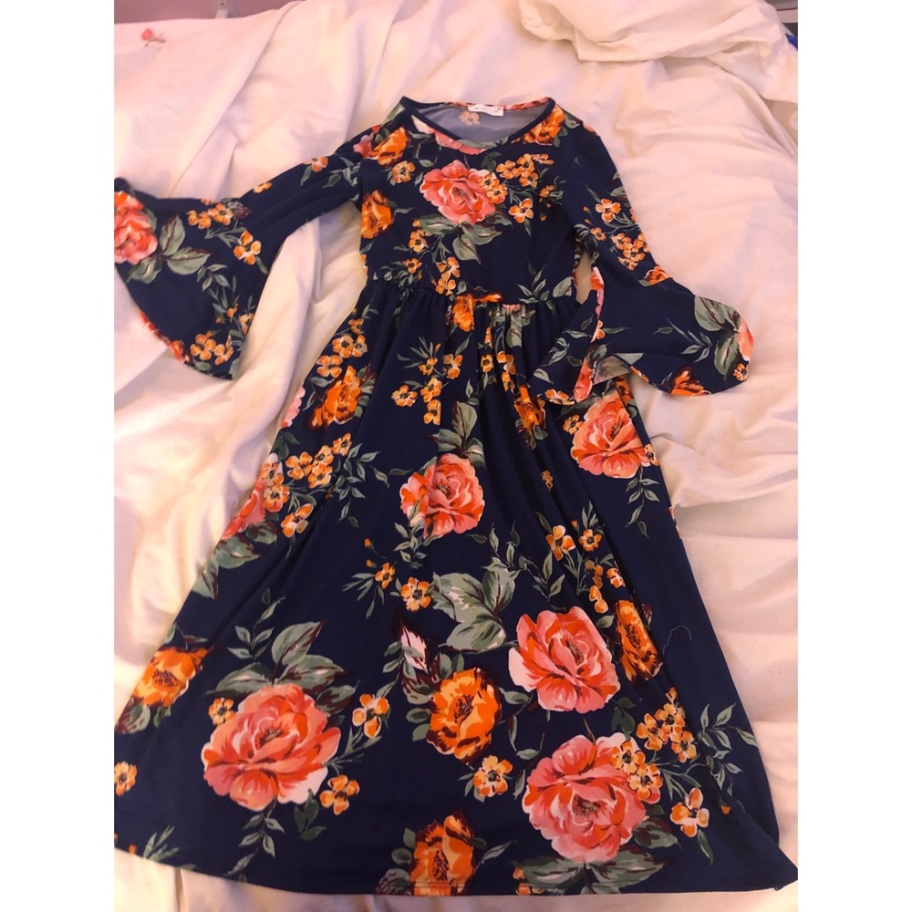 NWOT floral midi dress